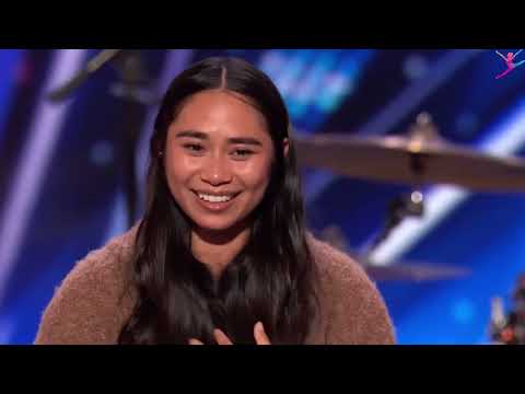 Jessica Sanchez got the golden buzzer by singing the “beautiful things”