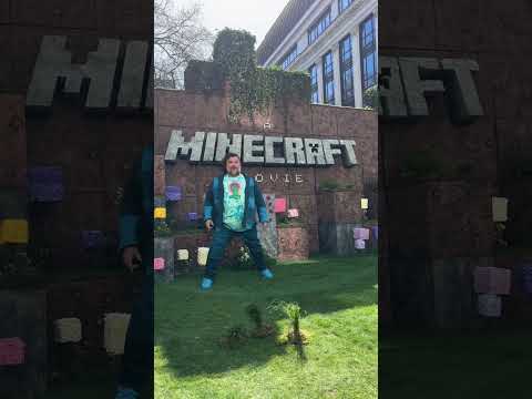 I AM STEVE! Jack Black arrived in style at the #MinecraftMovie World Premiere in London