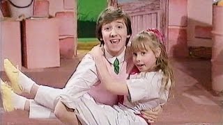 Rod Hull and Emu's Pink Windmill Kids: Love Is Spreading Over the World