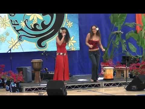 Sabrina Laughlin performing  'Tu'e Popo' at Te Ori Here 2014