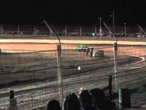 Oldfield v Musarra Demo race 13 Nov 2010 - heat 2.MPG