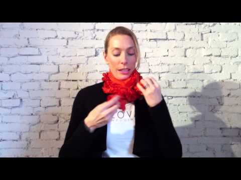LOVA Ruffled Scarf "Stockholm Knot" Demonstration video