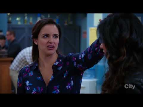 Brooklyn Nine-Nine | 4x04 | Amy Tries to Comfort Rosa