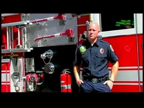 消防士のキャリア情報：消防士になるには (Firefighter Career Information : How to Become a Firefighter)