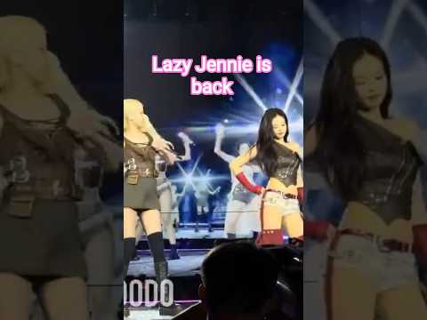 Rosé is upset about Lazy Jennie at Blackpink Concert SoFi Stadium #blackpink #shorts #jennie #rosé
