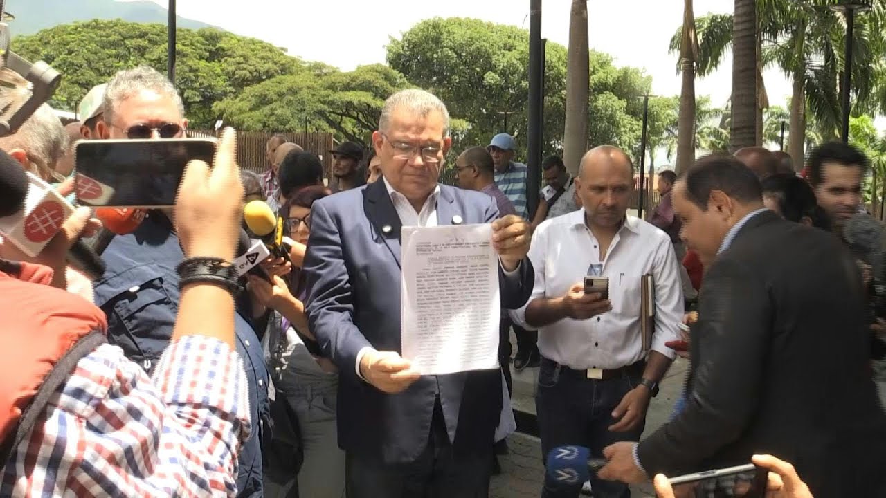 Chavistas dissidentes pedem anulação da decisão que validou vitória de Maduro na Venezuela | AFP