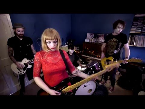 She Makes War - Cold Shoulder