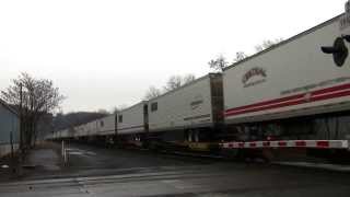 preview picture of video '[HD] 2 NS Trains Meet in Huntingdon, PA'