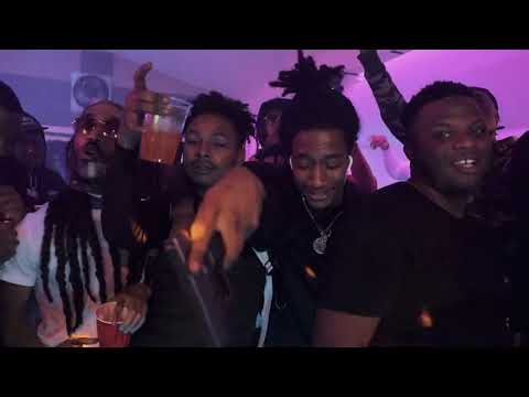 Thighpadkob3 x cheecho war outside