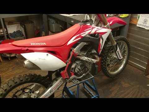 1:11 CRF450R Top End Rebuild (Part 1) New Piston, Timing Chain & Valves 2017-2025 Honda rebuild