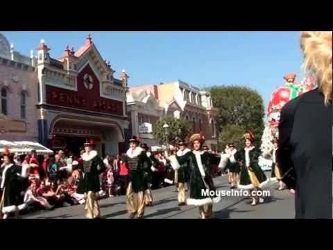 Full parade: 2012 Disney Parks Christmas Day Parade
