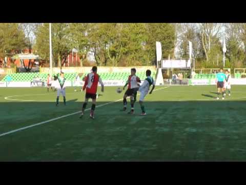 Feyenoord B1 op bezoek bij DHC B1