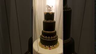 Black & Gold wedding cake