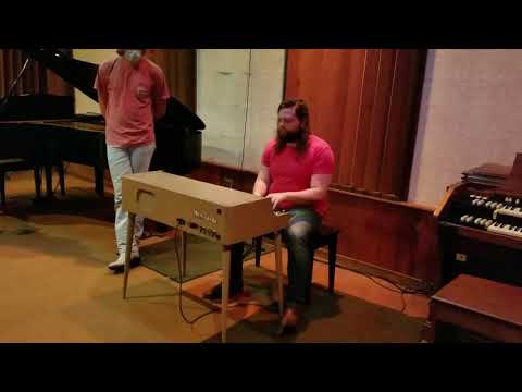 Fame Studios Mussel Shoals Alabama  Demo of the old Studio  keyboards