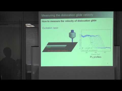 Photoluminescence study of the driving force for stacking faults expansion in 4H-SiC
