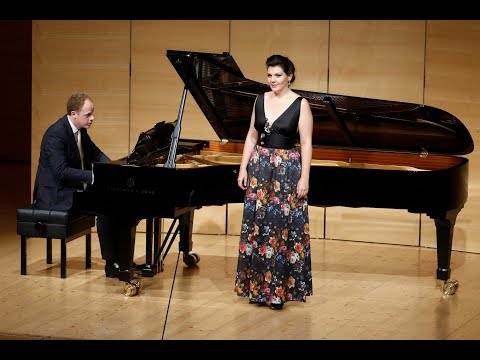  Joseph Middleton & Sophie Rennert perform Schubert Schwestergruß D762 Thumbnail