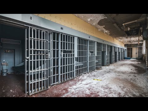 Exploring what's Left Behind Inside an Abandoned Federal Prison