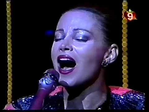 Paloma San Basilio. "La fiesta terminó" "No llores por mi, Argentina".