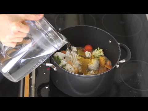 Släng inte dina grönsaksrester... gör soppa på dem istället!