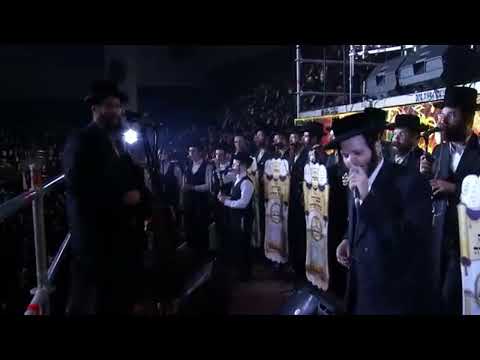 מקהלת מלכות, אהר'לע סאמט, זאנוויל ויינברגר, מאיר אדלר - מחרוזת שמחת התורה- עטרת שלמה | Malchus Choir