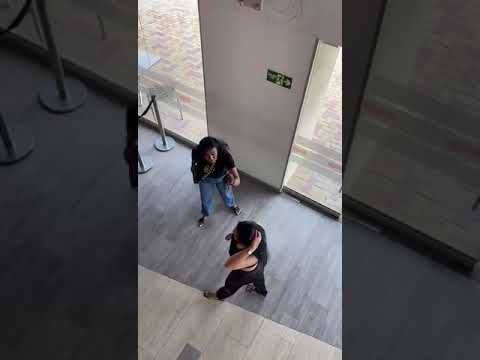 Por una infidelidad, dos mujeres protagonizaron pelea al interior de Frisby, en Santa Marta