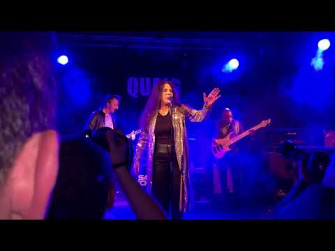 Sari Schorr - Quai 472 - 22/4/2023 (Intro)
