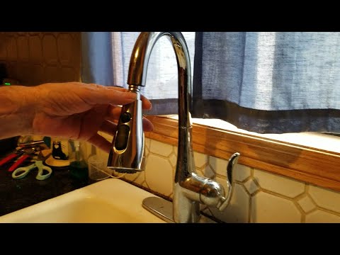 How to replace or clean your Moen kitchen sink faucet head (OFL 1612)