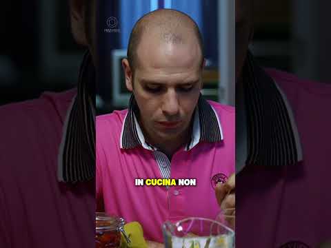 Questa scena è indimenticabile 😂 dal film Cado dalle Nubi #checcozalone #comicità