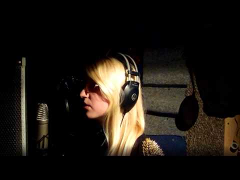 Use Somebody - Kings of Leon cover - performed by Claire Campbell