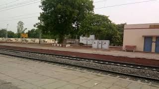 preview picture of video 'Gaipura Station Mirzapur. Mirzapur. Up Natural place'