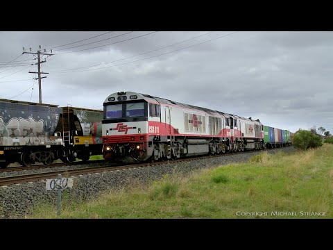 7922V SCT / SBR Dooen Containers Crosses Grain Train (3/2/2022) - PoathTV Australian Railways