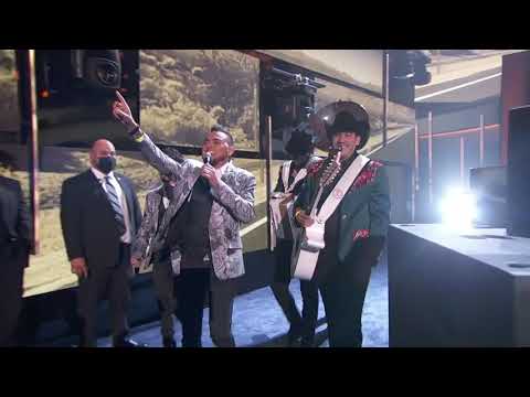 A La Antigüita - Banda El Recodo Ft. Calibre 50 (Video En Vivo Latín Grammy / HD)