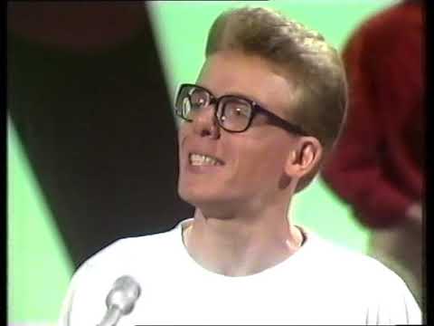 The Proclaimers - I'm On My Way (Hey Hey It's Saturday)