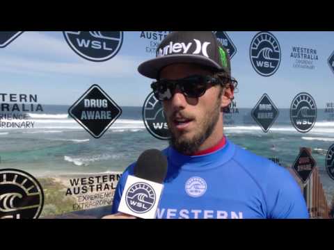 Filipe Toledo após a vitória sobre o havaiano Sebastian Zietz
