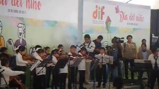 ORQUESTA INTANTIL ITC INTERPRETA NOCHES DE VERANO