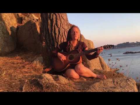 Edmée Flyroots-Divine Love   acoustic version