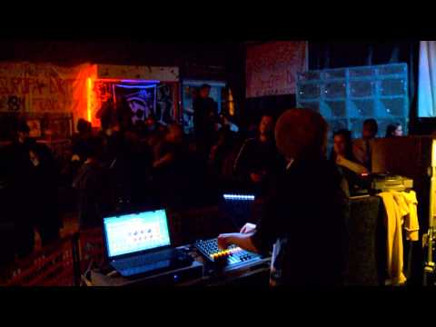 Pablo Raster - live dub session #4 - Fight Against (live @ CSOA Ex Mattatoio, 24th October 2015)