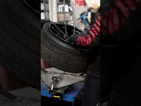 Fitting Tyres to Deep Concave Riviera RF107 Wheels | Riviera Wheels