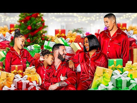 OPENING PRESENTS ON CHRISTMAS MORNING WITH THE RUSH FAM