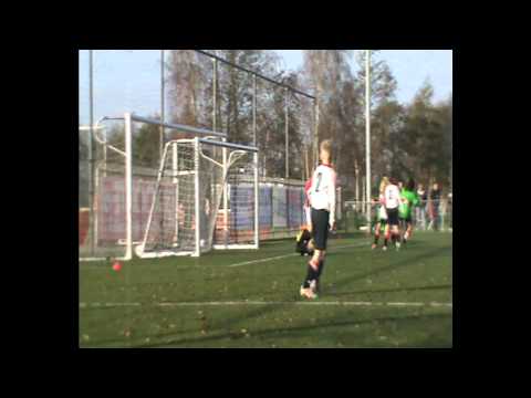 RKAVV E1 - BRIELLE E1 (7-0) 22-11-2014 Sinan Actie
