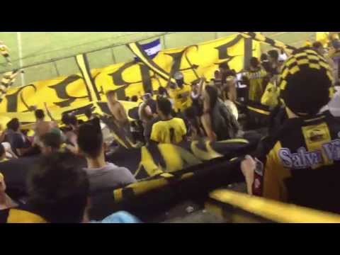 "MEGA LOCOS ALENTANDO" Barra: Mega Barra &bull; Club: Real España &bull; País: Honduras