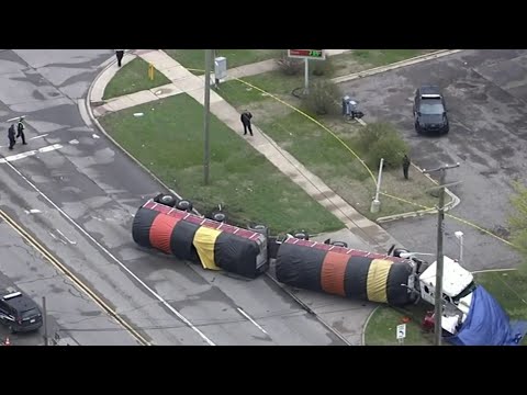 Driver dies after crash with semi in Romulus