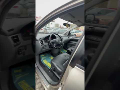 фото toyota avensis verso i 0