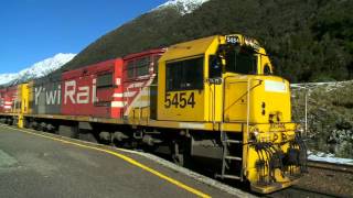 Train driver Duncan Browne visits Otira