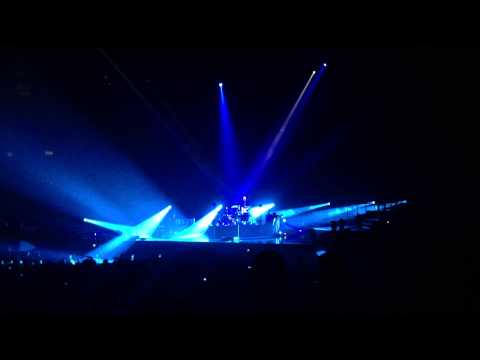 Muse in Toronto - Dracula Mountain - Dominic & Chris Duo - April 10th, 2013