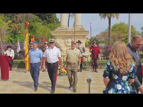 Ofrenda floral a Cristóbal Colón en el I OCTUBRE HISPANOAMERICANO. Sevilla 2023.