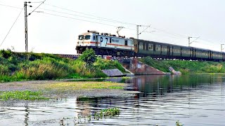 preview picture of video 'Saharsa - Amritsar Garib Rath Express Lead By WAP7 Passing through Sorrow of Bihar : Kosi River'