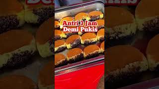 Download lagu Queuing for 3 Hours for Pukis mp3