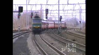 preview picture of video 'NMBS 1607 met oranje I 10 rijtuigen te Landen 03/03/1991'