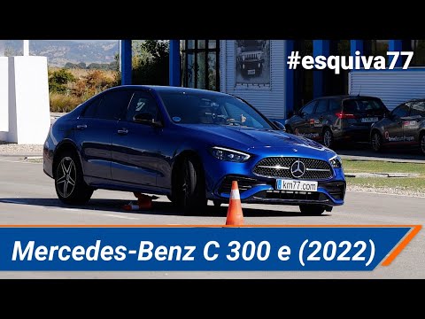 Mercedes-Benz C 300 e Berlina 2022 – Maniobra de esquiva (moose test) y eslalon | km77.com